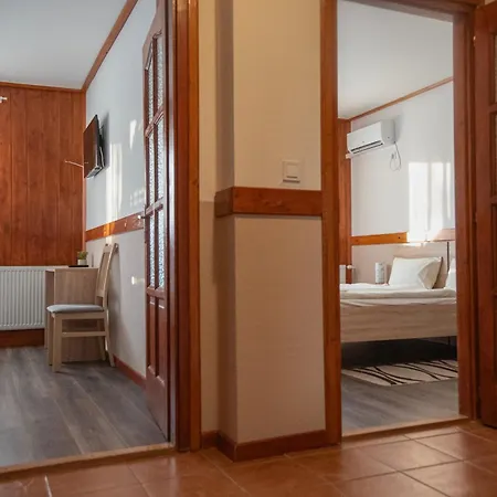 Vadkacsa Panzio 3* Balatonkenese